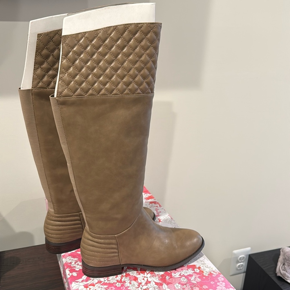 Chinese Laundry knee high boots, taupe, size 8